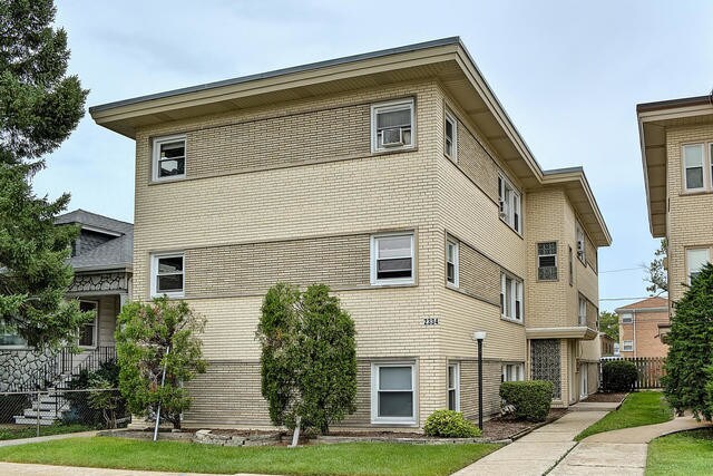 2334 N 72nd Ct in Elmwood Park, IL - Building Photo - Building Photo