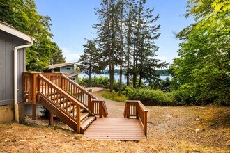 3930 E Lake Sammamish Pkwy NE in Sammamish, WA - Building Photo - Building Photo