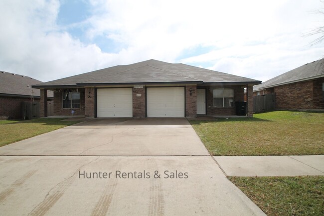 4906 John David Dr in Killeen, TX - Foto de edificio - Building Photo