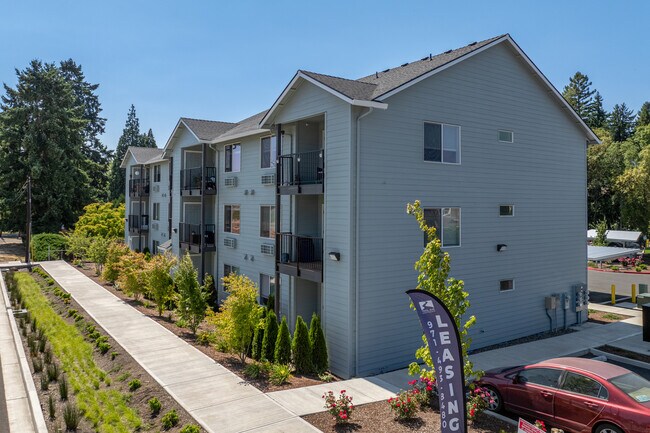Trail Ave Apartments in Keizer, OR - Foto de edificio - Building Photo
