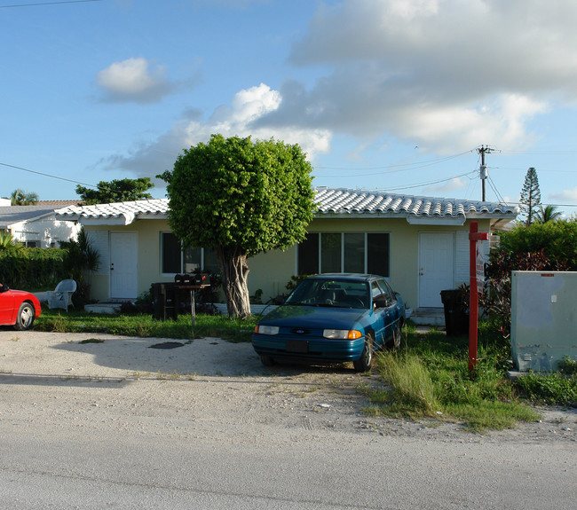 413-415 SE 23rd St in Fort Lauderdale, FL - Building Photo - Building Photo