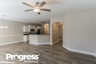 1990 Lily Valley Dr in Lawrenceville, GA - Foto de edificio - Building Photo