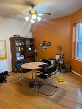 1239 W Foster Ave, Unit 3 in Chicago, IL - Building Photo - Building Photo