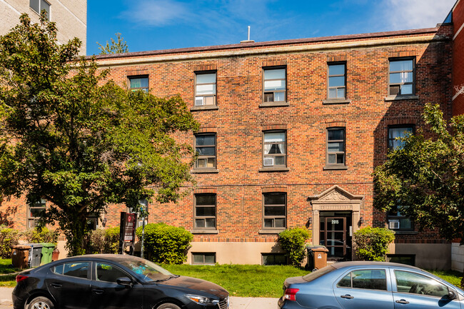 2015 Northcliffe Av