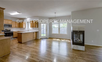 9601 W 132nd Terrace in Overland Park, KS - Building Photo - Building Photo