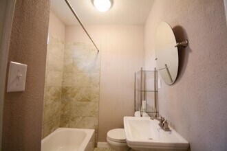 407 N Chappell Hill St in Brenham, TX - Building Photo - Building Photo