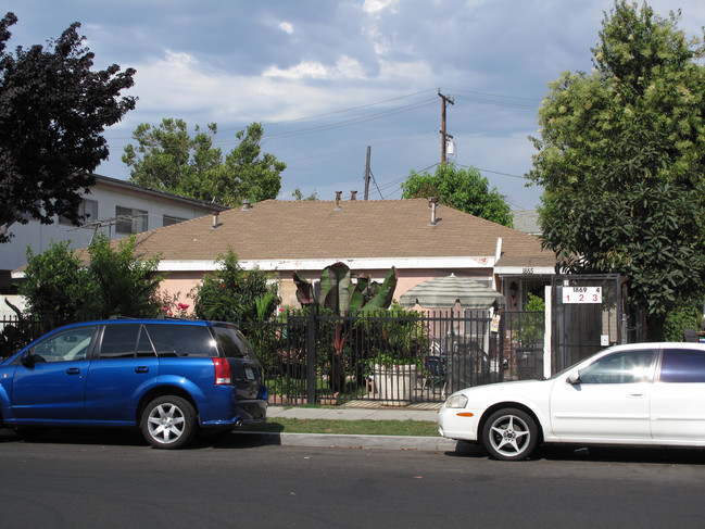 1865 Harbor Ave in Long Beach, CA - Foto de edificio - Building Photo