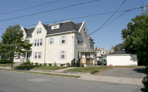 60 Breed St in Lynn, MA - Building Photo - Building Photo