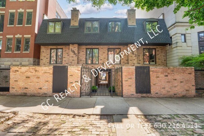 property at 1943 N Hudson Ave
