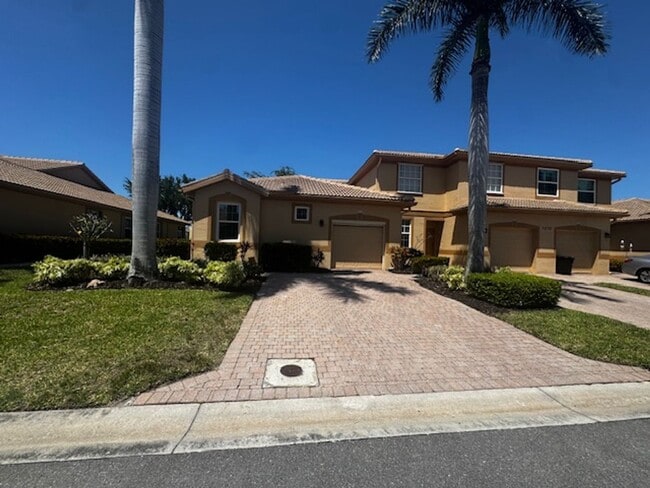 property at 7850 Lake Sawgrass Loop