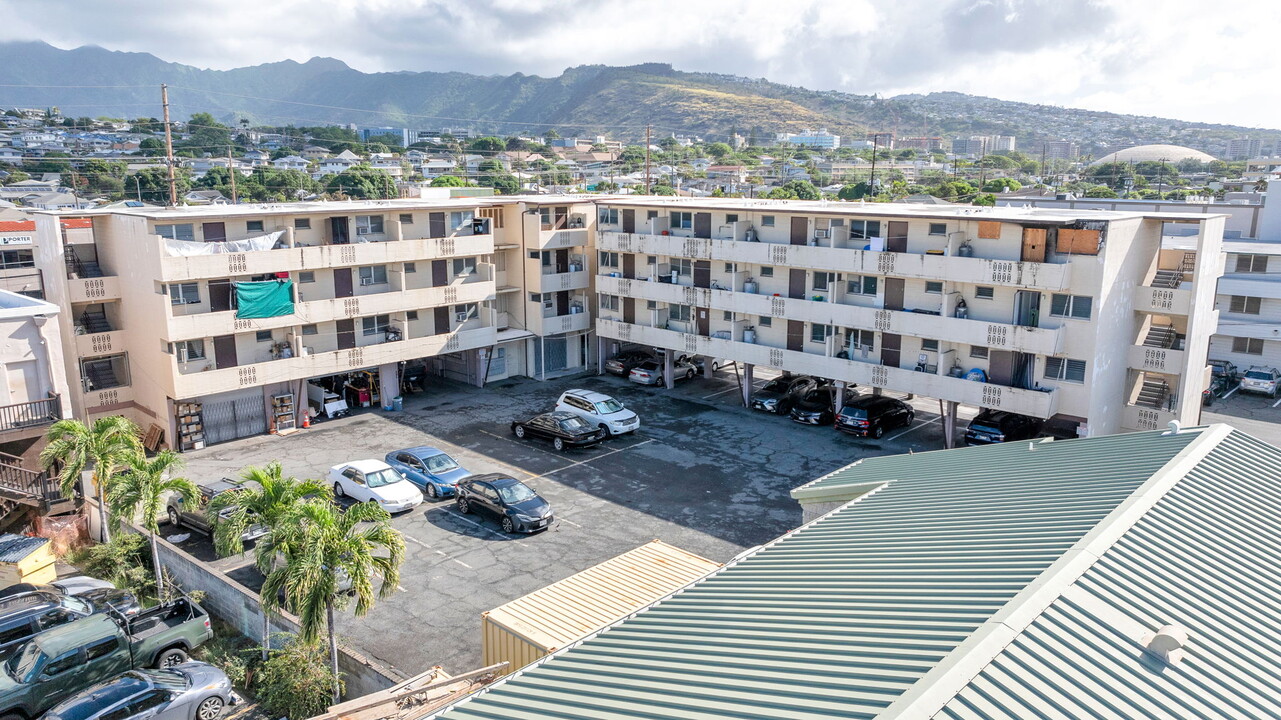 2131 S Beretania St in Honolulu, HI - Building Photo