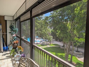 2810 N 46th Ave in Hollywood, FL - Foto de edificio - Building Photo