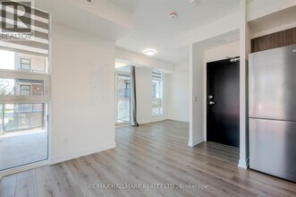 861-861 Sheppard Ave W in Toronto, ON - Building Photo - Building Photo