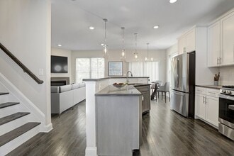 Green Meadows at Pleasant Plains in Toms River, NJ - Foto de edificio - Building Photo