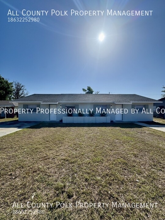 422 Ellerbe Way in Lakeland, FL - Foto de edificio
