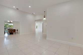 13550 SW 82nd Ave in Miami, FL - Building Photo - Building Photo