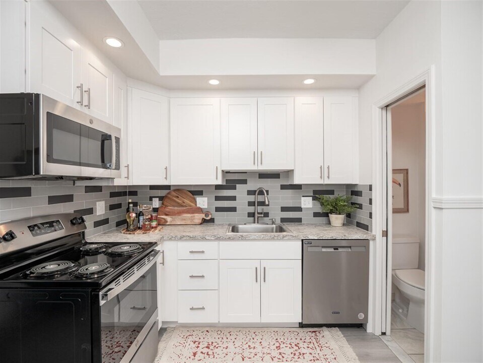23 Florence St, Unit 1 in Medford, MA - Building Photo