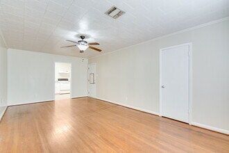 406 Silkwood St, Unit D in Lafayette, LA - Building Photo - Building Photo