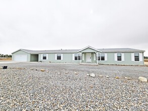 5220 Jerry Ave in Pahrump, NV - Building Photo - Building Photo