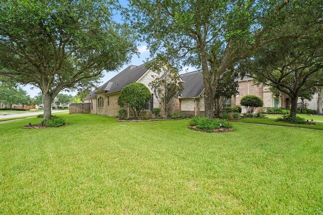 3707 Quiet Falls Dr in Manvel, TX - Building Photo - Building Photo