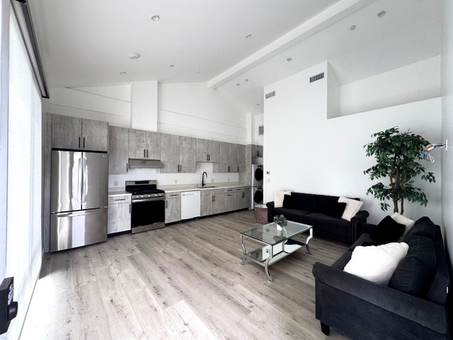 property at 28 Shadyspring Dr