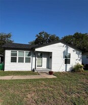 3612 Earle Dr in Haltom City, TX - Building Photo