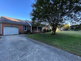 4511 Twin Pines Rd in Portsmouth, VA - Building Photo