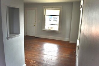 175 N Lancaster St, Unit 175 in Athens, OH - Building Photo - Building Photo