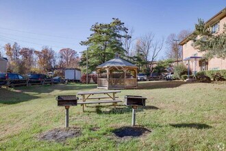 14402 Gemstone Dr in Woodbridge, VA - Building Photo - Building Photo