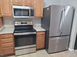 501 Gibson Dr in Roseville, CA - Building Photo - Building Photo