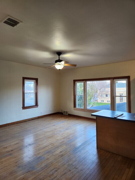 813 N Main St in Oshkosh, WI - Foto de edificio