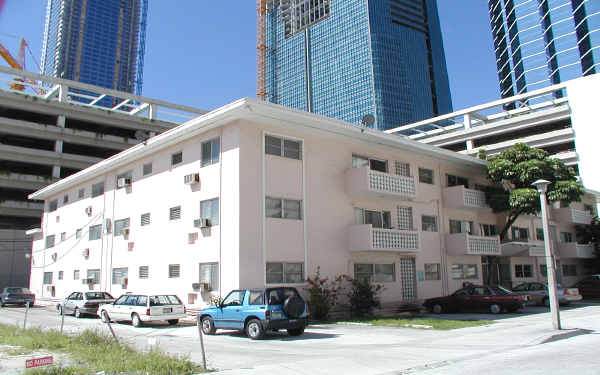 Solaris in Miami, FL - Building Photo