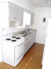 900 SW 7th Terrace, Unit Apt B in Hallandale Beach, FL - Foto de edificio - Building Photo