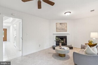 695 W Glebe Rd in Alexandria, VA - Building Photo - Building Photo