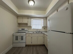 2966 Ashley Dr E in West Palm Beach, FL - Building Photo - Building Photo