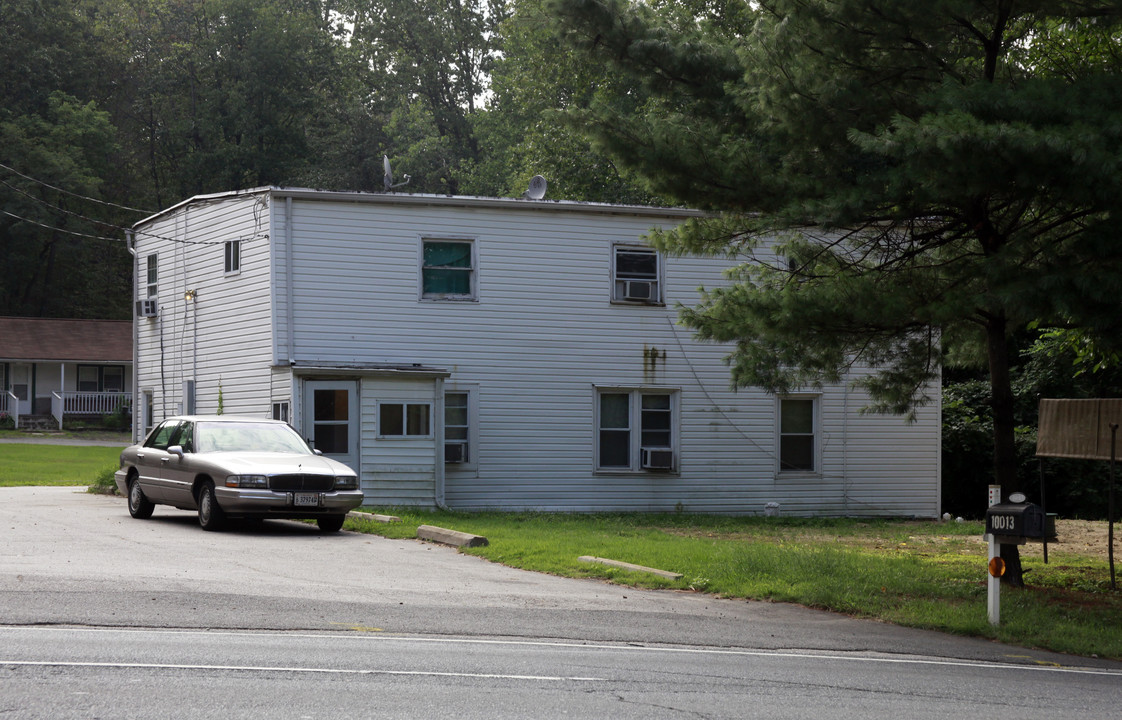 Oak Lodge Apartments in Lorton, VA - Building Photo