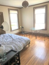 19 Strathmore Rd, Unit 2 in Medford, MA - Foto de edificio - Building Photo