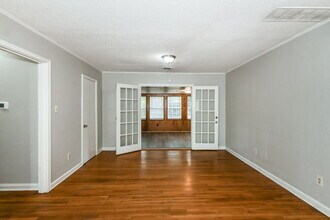 828 S Mendenhall Rd in Memphis, TN - Building Photo - Building Photo