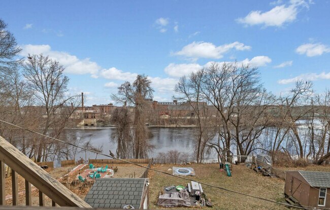 42 Newbury St, Unit 1 in Auburn, ME - Building Photo - Building Photo