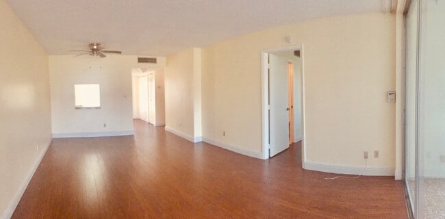 6070 NW 64th Ave in Fort Lauderdale, FL - Building Photo - Building Photo