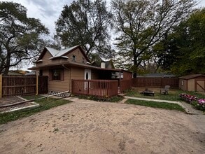 829 W 5th Ave in Mitchell, SD - Building Photo - Building Photo