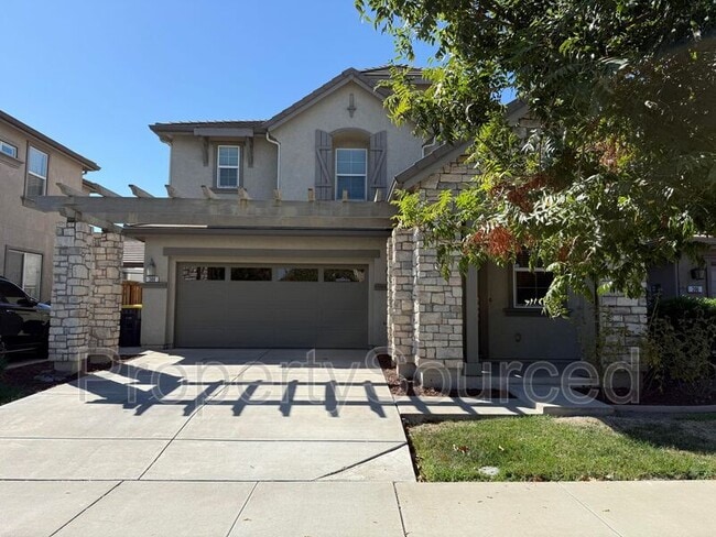 388 Crescent Moon Dr in Lathrop, CA - Building Photo - Building Photo