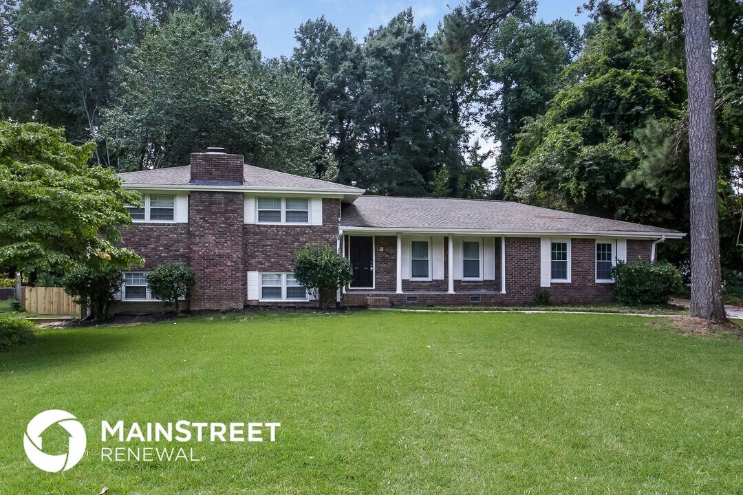 1451 Cardinal Ln in Austell, GA - Building Photo