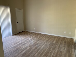 7716 Constanso Ave in Las Vegas, NV - Building Photo - Building Photo