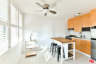 2033 Cloverfield Blvd in Santa Monica, CA - Building Photo - Building Photo