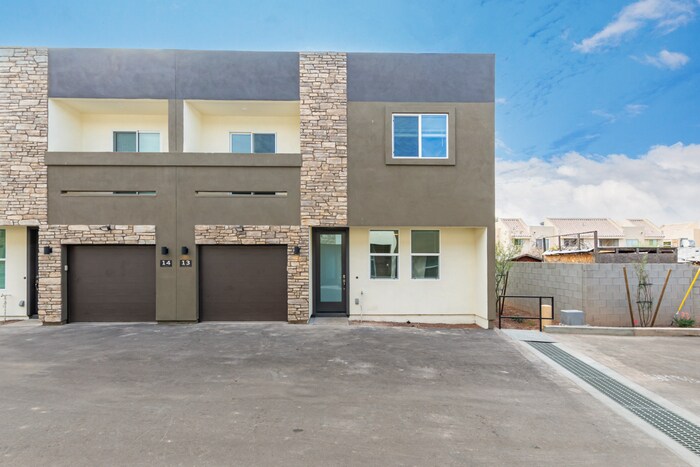 1845 N 51st St in Phoenix, AZ - Building Photo