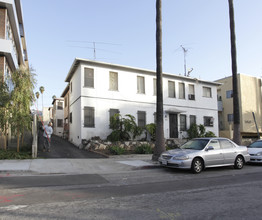 5949-5955 3/4 Carlton Way in Los Angeles, CA - Building Photo - Building Photo