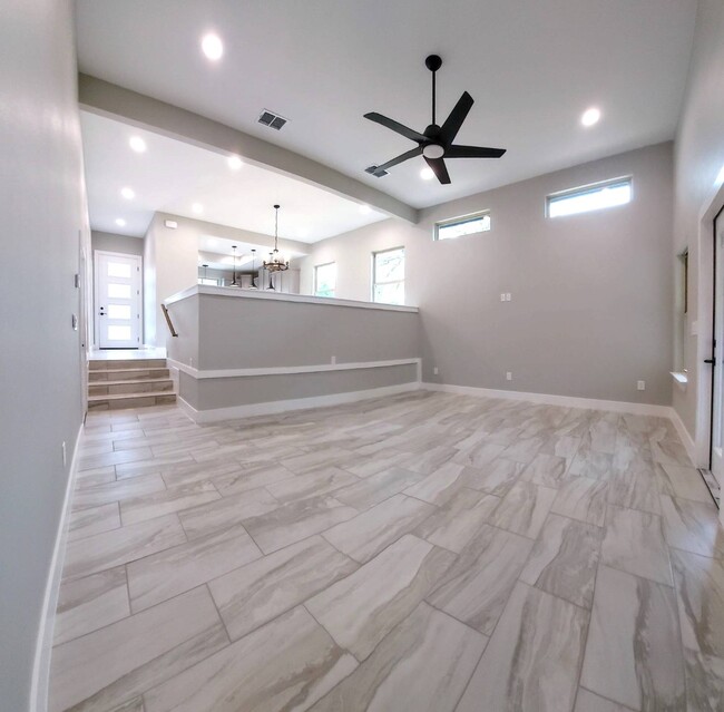 744 Magnolia Ln in Cottonwood Shores, TX - Building Photo - Building Photo
