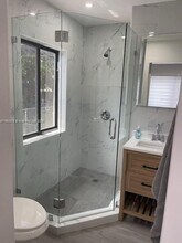 910 SW 8th Ave-Unit -A in Miami, FL - Building Photo - Building Photo