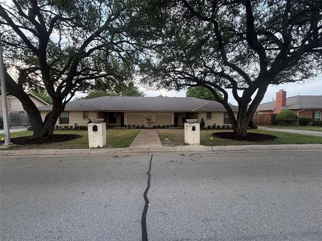 property at 4910 Arborlawn Dr